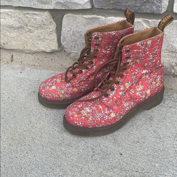 Doc Marten Page Print Coral Meadow - Picture 1 of 5